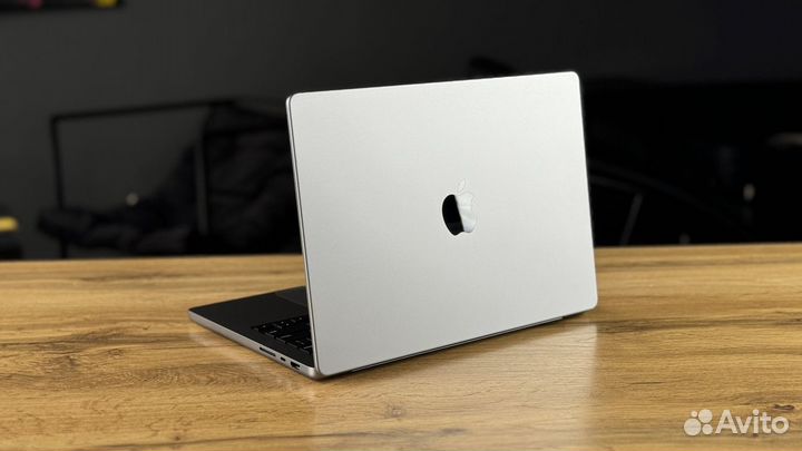 MacBook Pro 14 2023 M2 Pro Новый