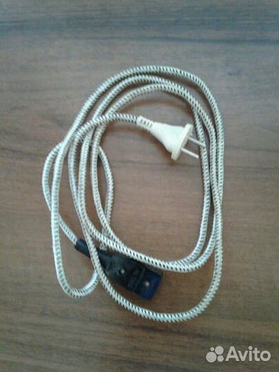 Новый маленький электроутюг-дорожный. СССР