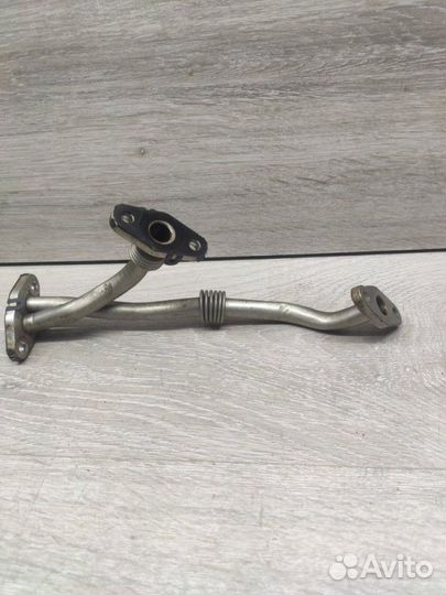 Трубка подачи масла в турбину Mercedes ом651