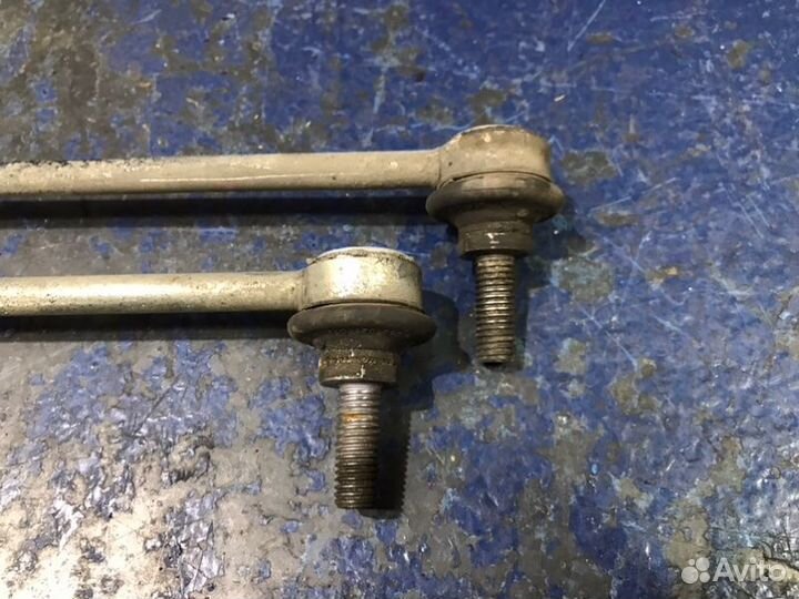 Стойки стабилизатора передние Ford Focus 3 CB8