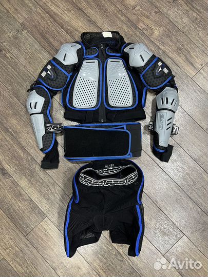 Защита черепаха и шорты