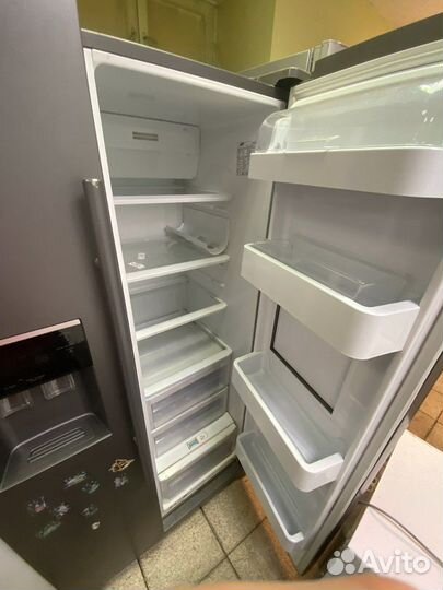 Холодильник Samsung Side-by-side