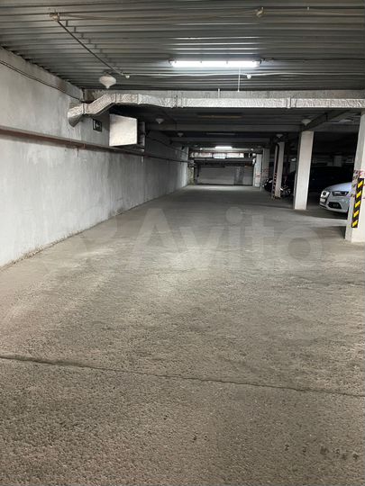 Машиноместо, 18 м²