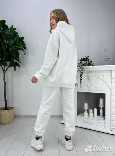 Спортивный костюм женский