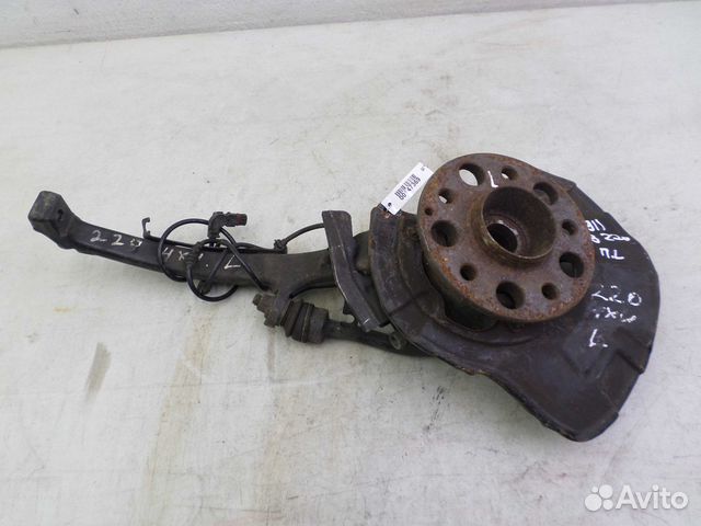 Кулак поворотный левый Mercedes S-klasse W220