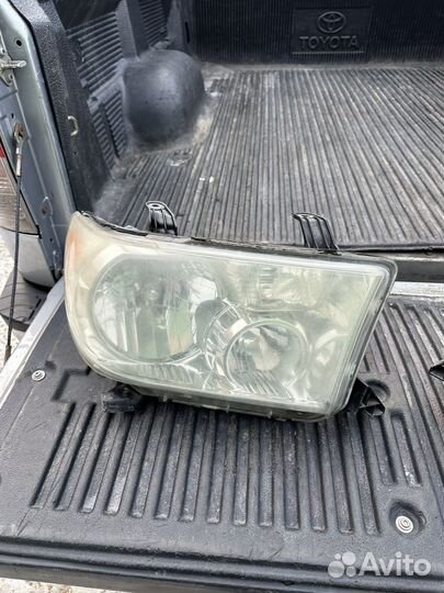 Фары toyota tundra