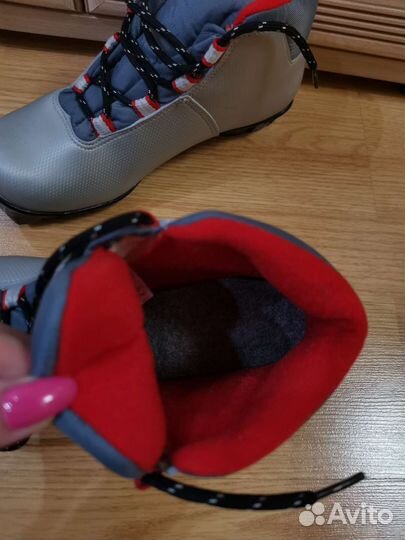 Лыжные ботинки