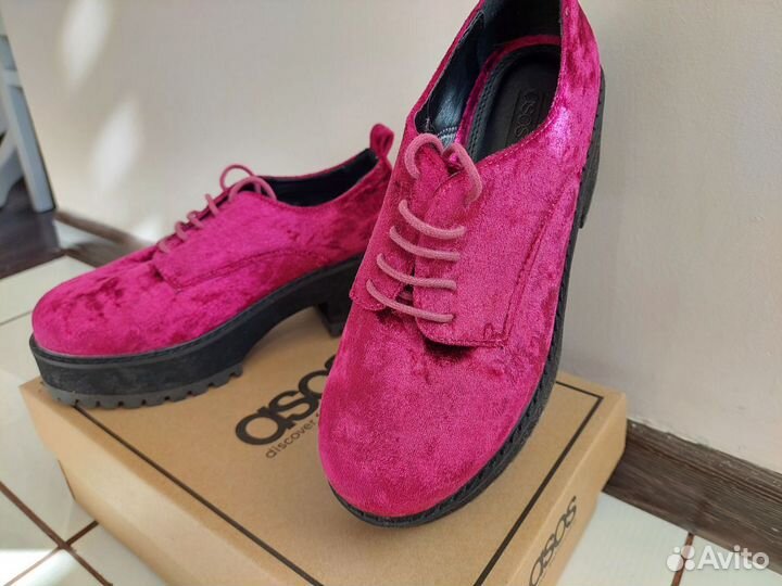 Продам ботинки