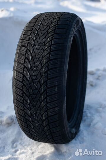 Zmax Winterhawke I 235/35 R19 91V