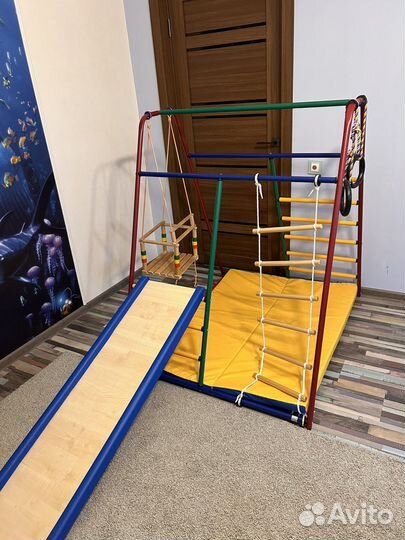 Шведская стенка с турником и брусьями