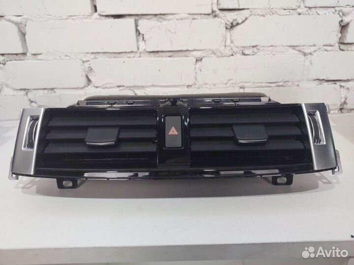 Воздуховод (торпедо центральное) Land Rover Range