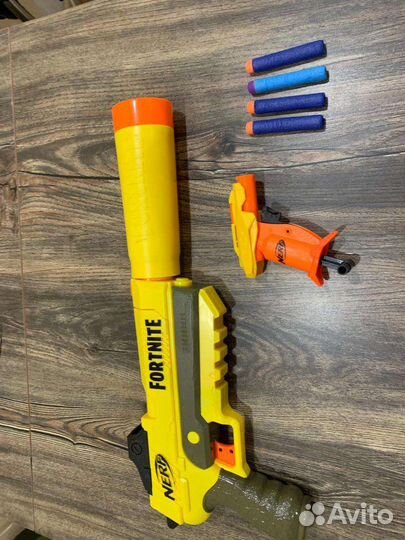 Nerf пистолет