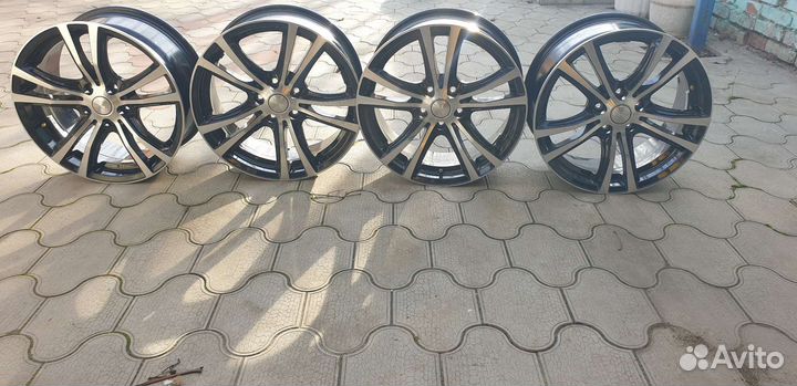 Диски r18 5x114.3