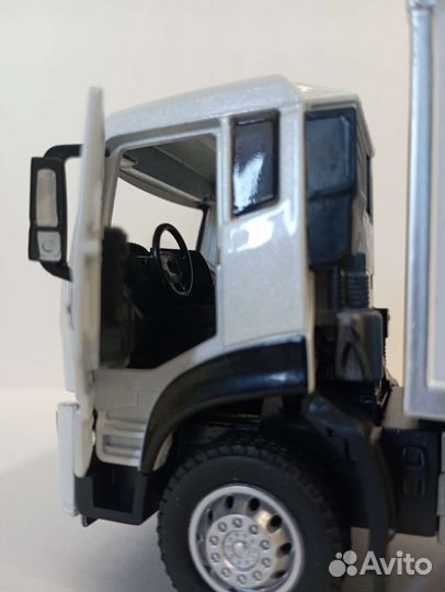 Фура. Модель металлическая