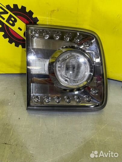 Фонарь внутренний задний левый Nissan Patrol Y62