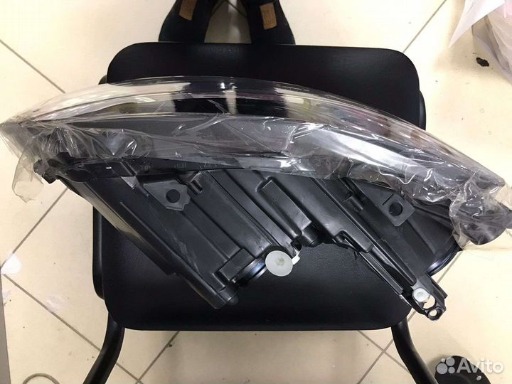 Правая фара SAT VW Polo рейсталинг