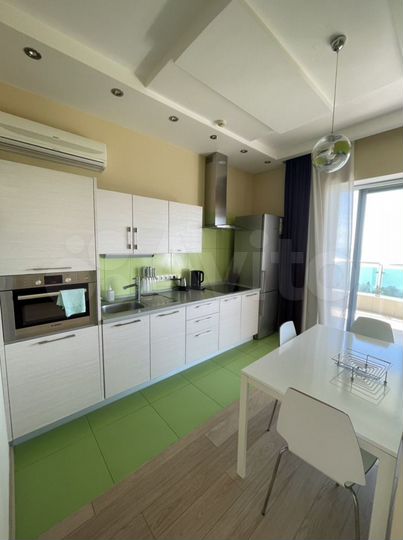 2-к. квартира, 91 м², 6/18 эт.