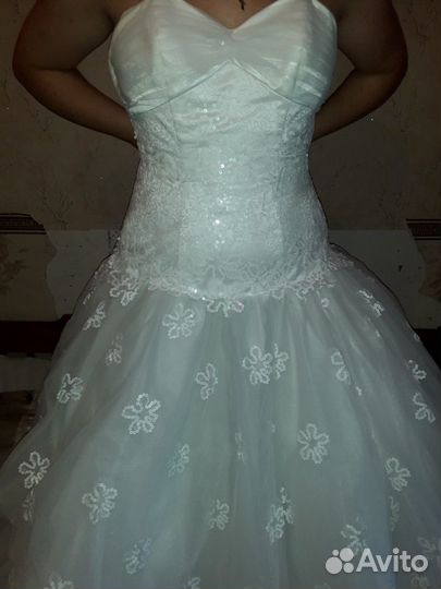 Платье белое