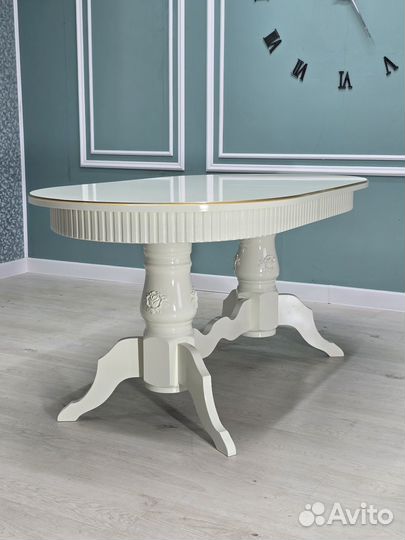 Столы и стулья