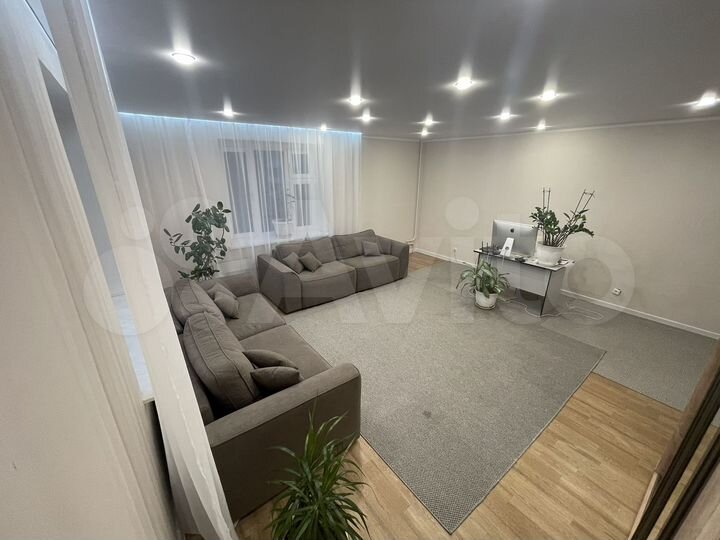 2-к. квартира, 69,1 м², 2/9 эт.