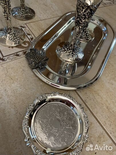 Бакалы с подносом