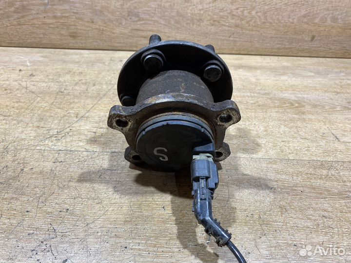 Ступица задняя правая Ford S-MAX, Galaxy 2