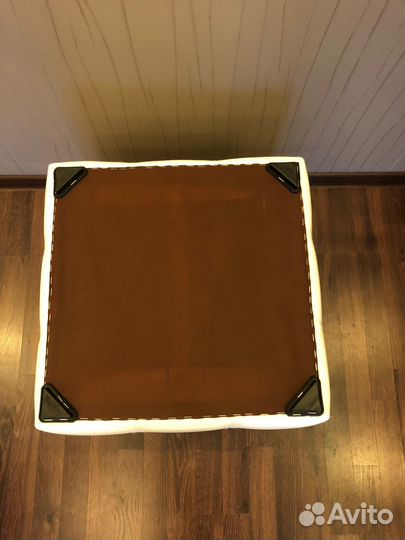 Пуф из натуральной белой кожи Möbel&Zeit