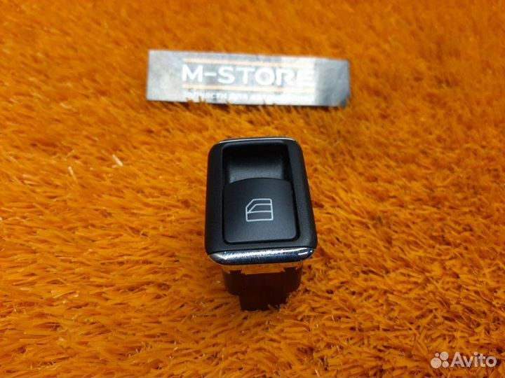 Кнопка стеклоподъемника задняя правая