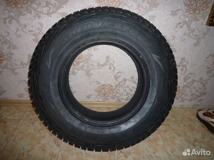 Bridgestone Blizzak DM-V1 245/75 R17