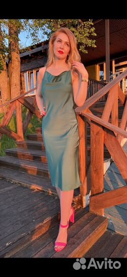 Платье на бретельках