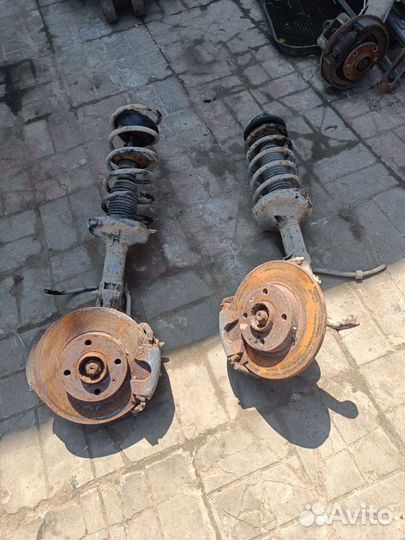 Передние стойки в сборе Volkswagen golf 3