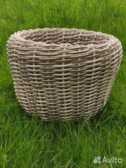 Кашпо из ротанга