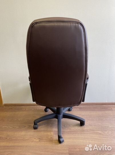 Компьютерное кресло. Кресло руководителя
