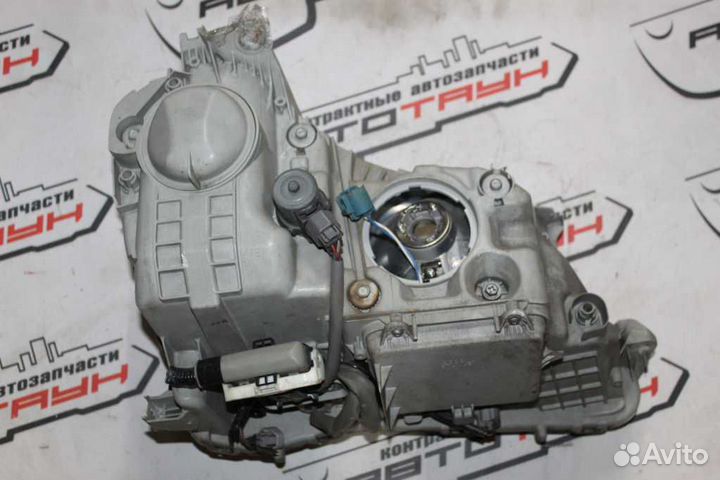 Фара toyota crown majesta UZS186 UZS187 30315 chro