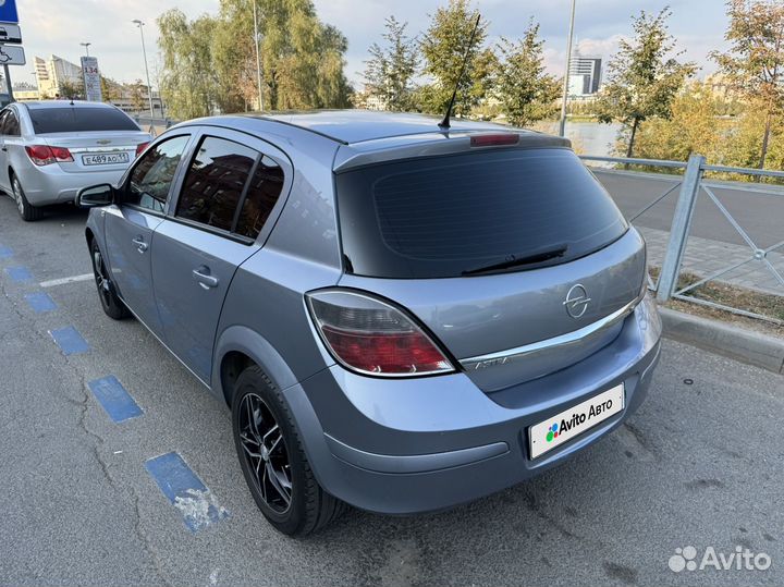 Opel Astra 1.6 МТ, 2009, 265 000 км