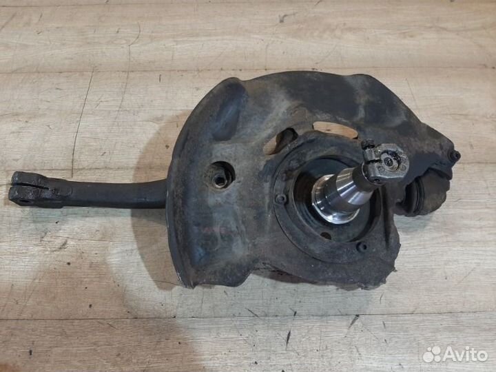 Кулак поворотный передний левый Mercedes-Benz