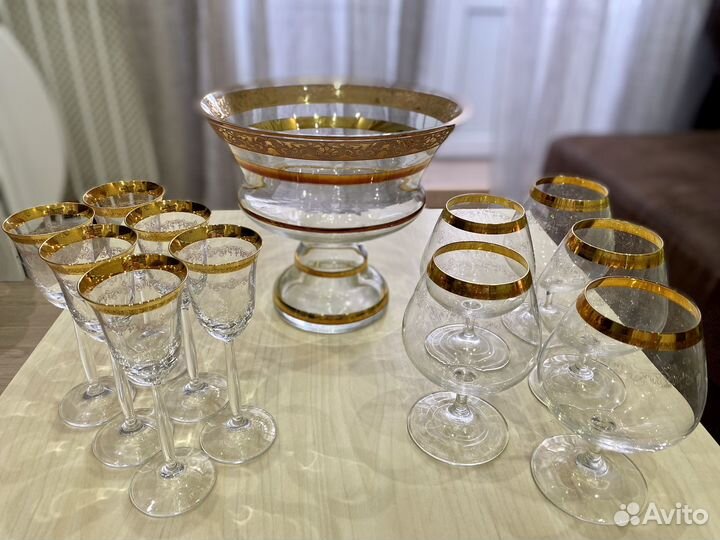 Набор бокалов, ваза