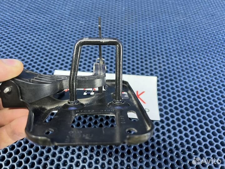 Крюк петля капота Audi A5 A4 S-Line