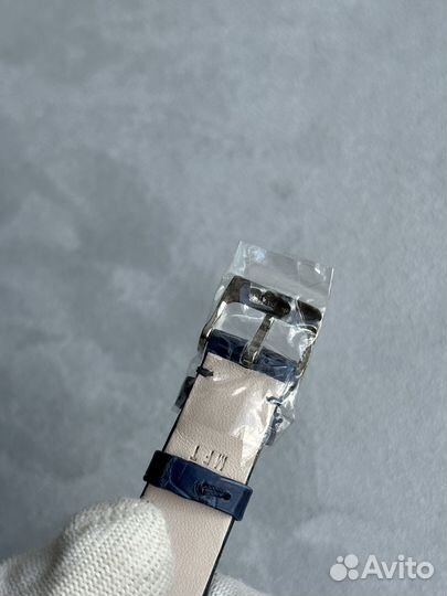 Часы Girard Perregaux Cat's Eye Power Reserve