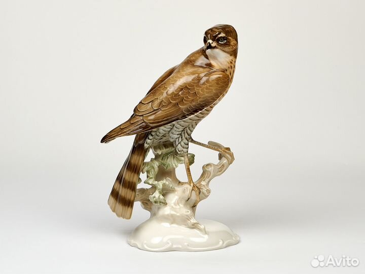Статуэтка Ястреб