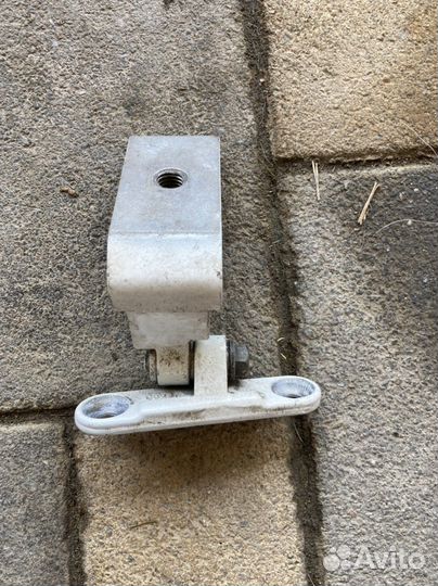 Петля двери П Зд Нж BMW 5 F 10 41527259598