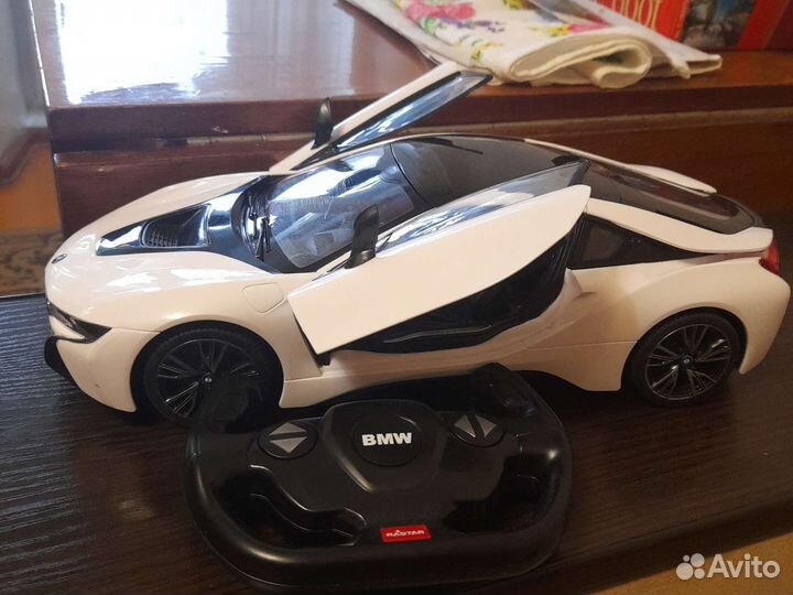 Машина на радиоуправлении BMW i8