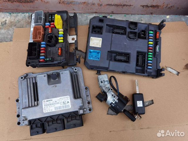 Блок управления двигателем комплект Ситроен С3