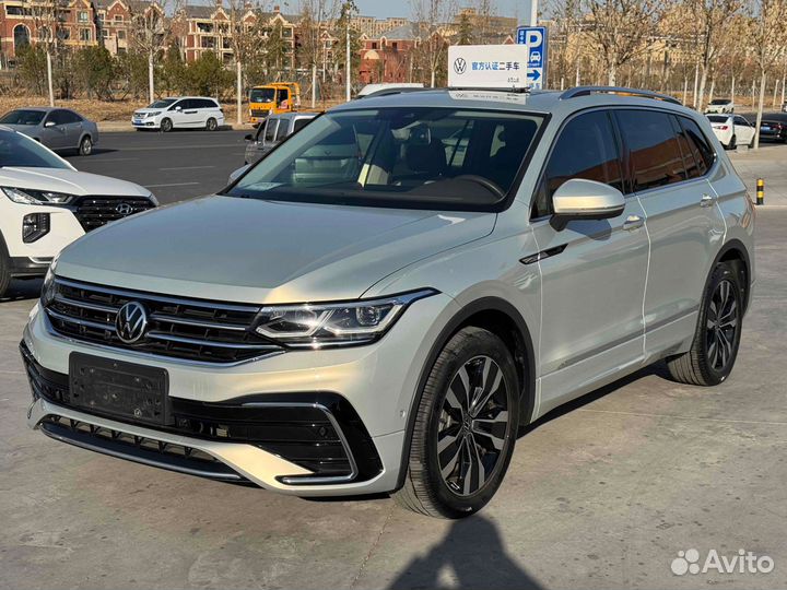 Volkswagen Tiguan L 2.0 AMT, 2021, 29 800 км