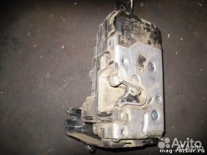 Замок двери Opel Astra H передний правый