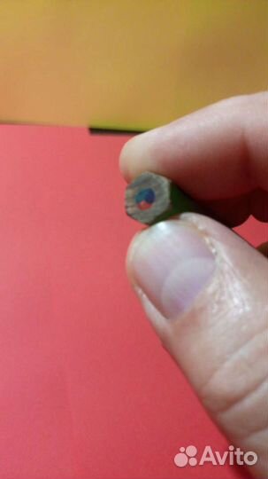 Карандаш трехцветный 