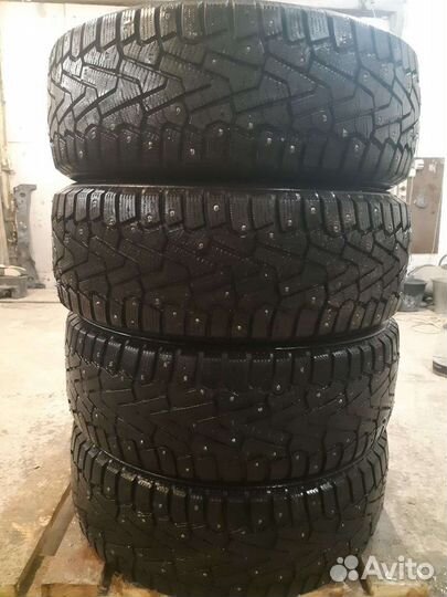 Pirelli Ice Zero 205/60 R16
