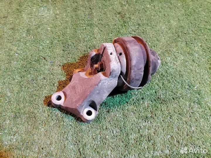 Кронштейн крепления двигателя передний 08649262 Vo