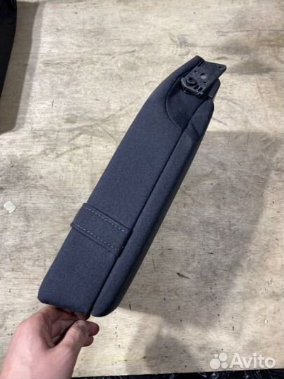 Подлокотник задний Mercedes-Benz E-Class W211