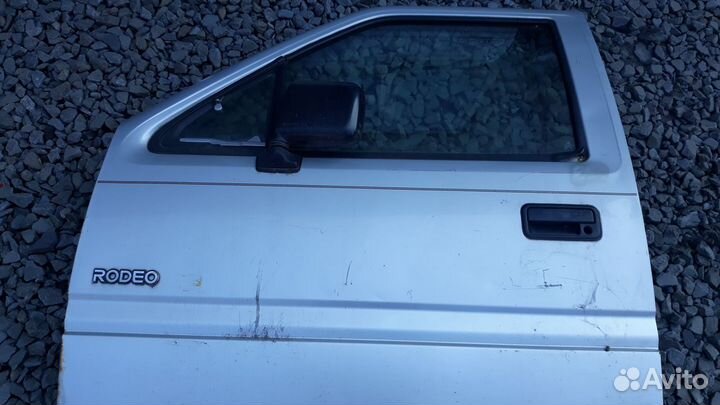 Дверь передняя левая Isuzu Rodeo, 93г
